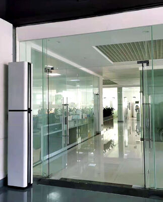 ग्लास दरवाजे के लिए ऊर्ध्वाधर स्थापना थर्मल एयर स्क्रीन के लिए फर्श खड़े गर्म हवा पर्दा